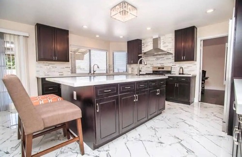 Villa Bonita Estates Casa | Private Queen Bed, TV and Private Attached Bathroom