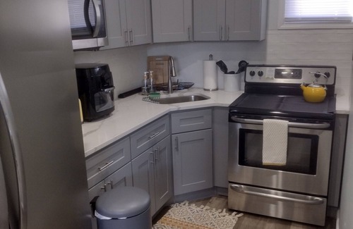 Amityville Apartamento | Private, Quiet 1 Bedroom in Amityville