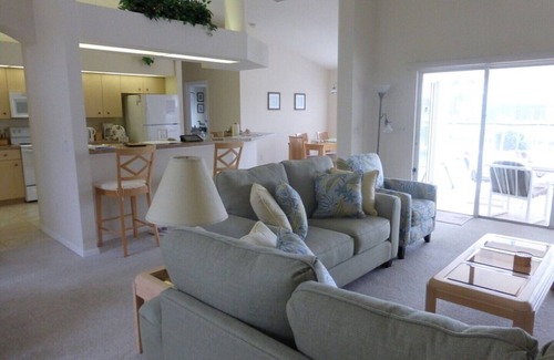 Pine Valley Casa | Private quiet Villa with screened Pool & Spa on Rotonda Canal,