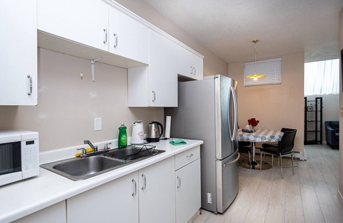 Dunbar Casa | Private & Quite 2 Bedroom Suite