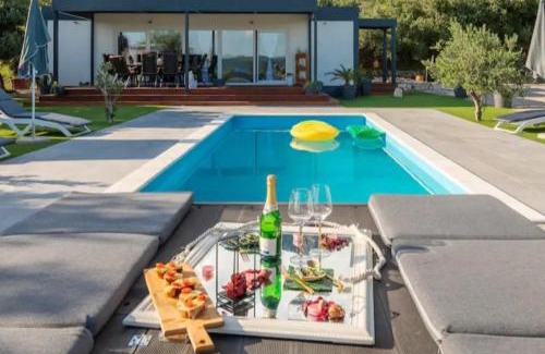 Kastel Sucurac Complejo | Private Resort Lumianni- 2 Houses