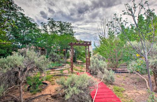 Taos Casa | Private Retreat 17 Mi to Taos Ski Valley!