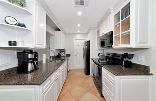 Sarasota Springs Casa | Private Retreat! 3D Tour! New Hot Tub & Salt Water Pool!