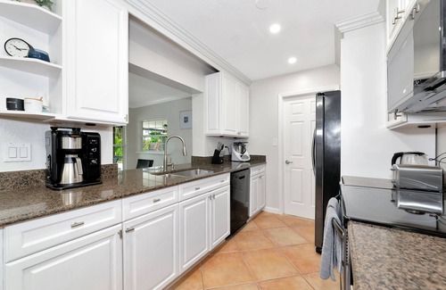 Sarasota Springs Casa | Private Retreat! 3D Tour! New Hot Tub & Salt Water Pool!