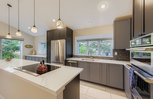 Ridglea Hills Casa | Private Retreat 4 BDR Near Baseline Reservoir