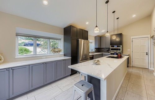 Ridglea Hills Casa | Private Retreat 4 BDR Near Baseline Reservoir
