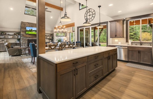 Cle Elum Casa | Private retreat in Suncadia! Game Room*Hot Tub*Fire Pit