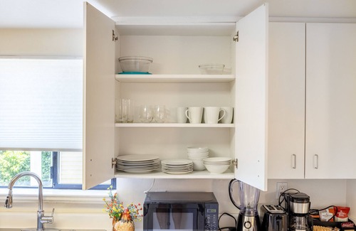 North Beacon Hill Casa | Private Retreat Near Seattle Port, Transit, Downtown & Stadiums! Free Parking