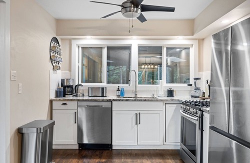 Cresco Casa | Private Retreat on 6 acres - 15 Mins to Camelback