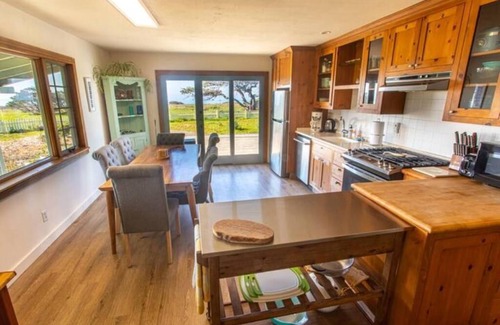 Manchester Casa | Private retreat on Mendocino oceanfront property near Point Arena and Elk.