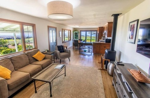 Manchester Casa | Private retreat on Mendocino oceanfront property near Point Arena and Elk.