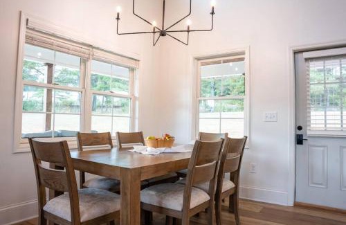 Summerville Casa | Private Retreat! Pool, Hot Tub, Awesome Views, Washer & Dryer, Wi-Fi, Near Rome, GA