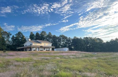 Summerville Casa | Private Retreat! Pool, Hot Tub, Awesome Views, Washer & Dryer, Wi-Fi, Near Rome, GA