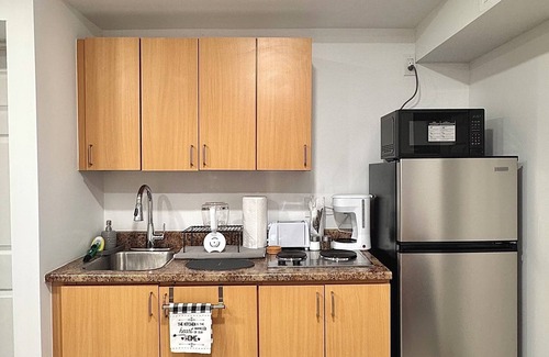 North Bay Apartamento | Private Retreat – Walk to Beach | Lake | Stores |Dining