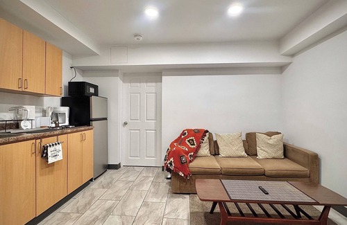 North Bay Apartamento | Private Retreat – Walk to Beach | Lake | Stores |Dining