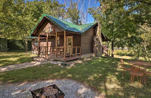 Boswell Cabina | ¡NUEVO! Mountain View Cabin w / Porche en el río Blanco!