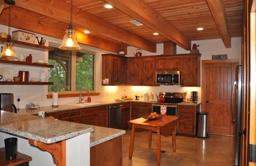 Utopia Casa | Riverfront Lodge privado con vistas a la montaña entre Lost Maples y Garner Park