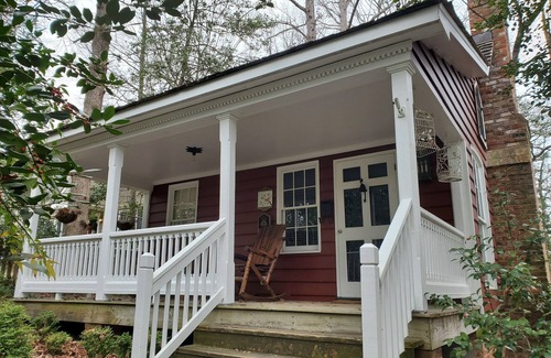 North Chesterfield Casa | Private Romantic Bungalow for Artists & Writers, 7 Mins to Downtown Richmond,