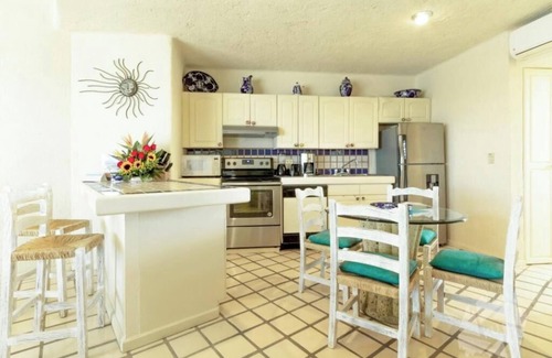 Centro Condominio | Terrasol Resort Condo, Private Oceanview Roof Area