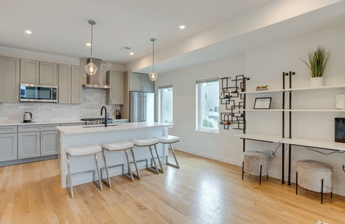 West Colfax Casa | Private Rooftop w/360-Degree View: Denver Home
