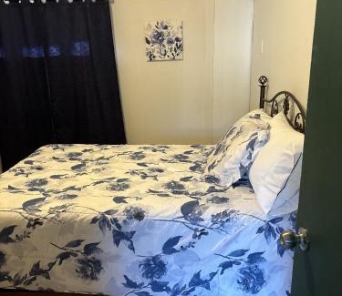 Mauricie Casa | Private Room 1 In A Spacious 5-bedroom Home