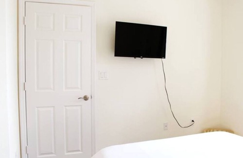 Miami Lakes Casa | Private Room #2 / Pool / Gym / Wifi / Parking Free