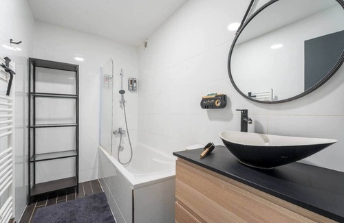 Woippy Cama Y Desayuno | Private room 22m² + Sofa bed - WIFI - 120m² - France