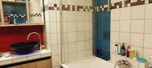 Bubenec Apartamento | Private room 30 min nice walk to old center B