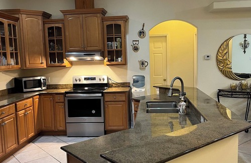 Town 'n' Country Casa | Private Room “A” with Private Full Bathroom in Central Tampa