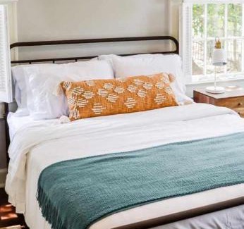 Hurontario Casa | Private room/