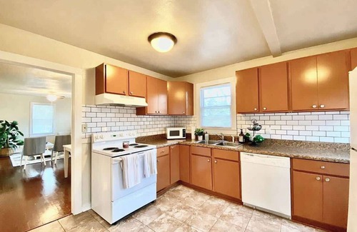 Griffin Heights Casa | Private Room - Charming 1954 House Blocks from FSU