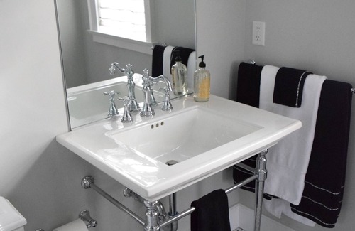 Stonington Cama Y Desayuno | Private Room D at Dragonfly Inn