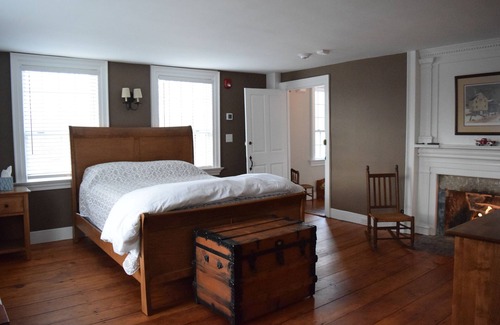 Stonington Cama Y Desayuno | Private Room D at Dragonfly Inn