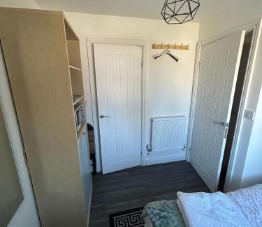 Erdington Casa | Private Room & En-Suite Bathroom - Long Term Stays & Contractors Welcomed