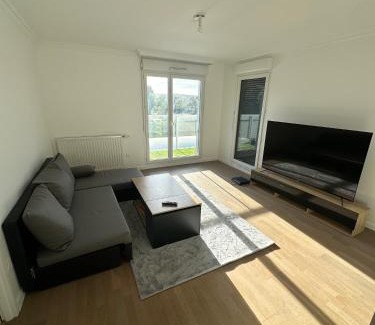 Rueil-Malmaison Casa | Private Room Ile de france