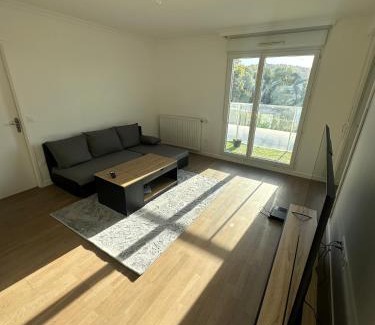 Rueil-Malmaison Casa | Private Room Ile de france