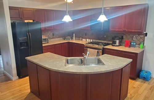 Brantford Casa | Private room in a Cozy bungalow