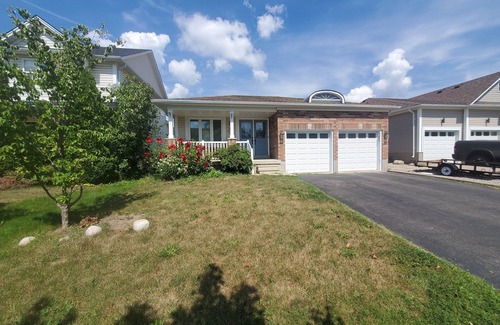 Brantford Casa | Private room in a Cozy bungalow
