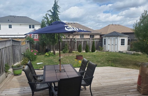 Brantford Casa | Private room in a Cozy bungalow