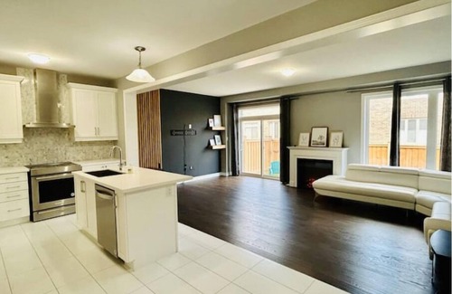 Brampton Apartamento | Private Room in Brampton- Room 4