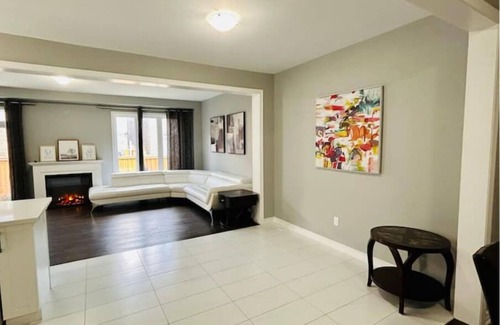 Brampton Apartamento | Private Room in Brampton- Room 4