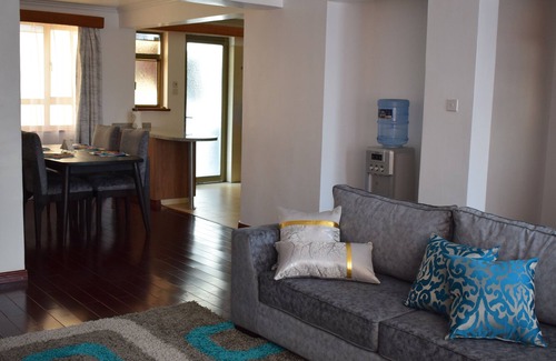 Thompson Estate Apartamento | Private Room in Fully Furnished Nairobi Apartment
