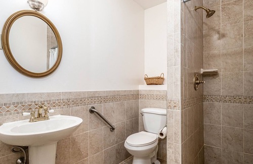 Lancaster Casa | Private Room in Grand Estate w/ Separate Entrance