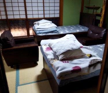 Isinomaki Casa | Private Room in Japanese Vintage House 民家の一室 Smoke Free, Free Parking Good to Travel for Tashiro Cats Island no1