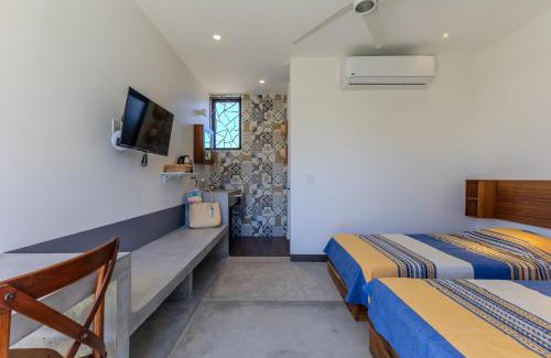 San José del Cabo Cabina | Private Room in Coliving space near beach