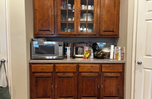 Broken Arrow Casa | Private Room in Shared Home- Cultural Comfort