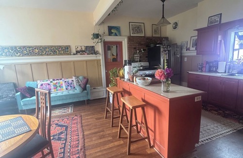 Eureka Casa | Private Room in Unique Eureka Victorian