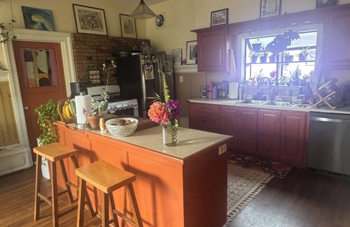 Eureka Casa | Private Room in Unique Eureka Victorian