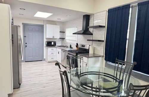 Barnum West Apartamento | Private Room near Downtown Denver & Lake (Room 4)