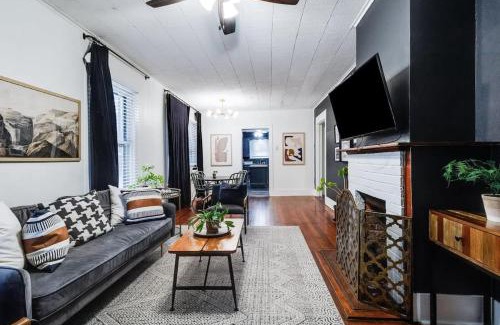 Freetown - Port Rico Casa | Private Room Retreat in a Shared House Setting